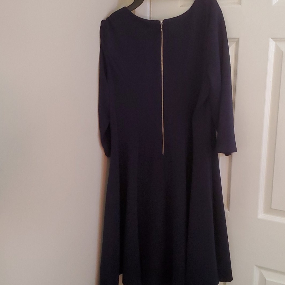 Dress - Picture 2 of 4